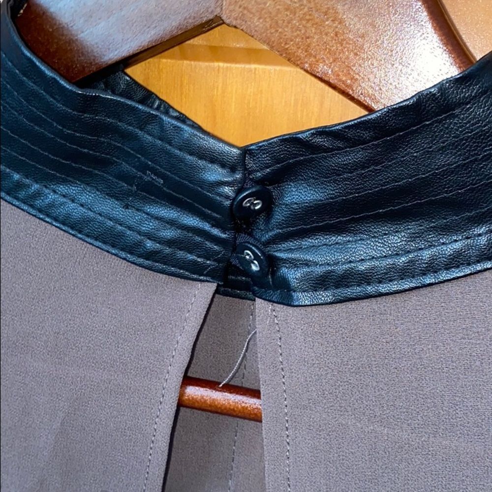 Akira open back top - Picture 7 of 7